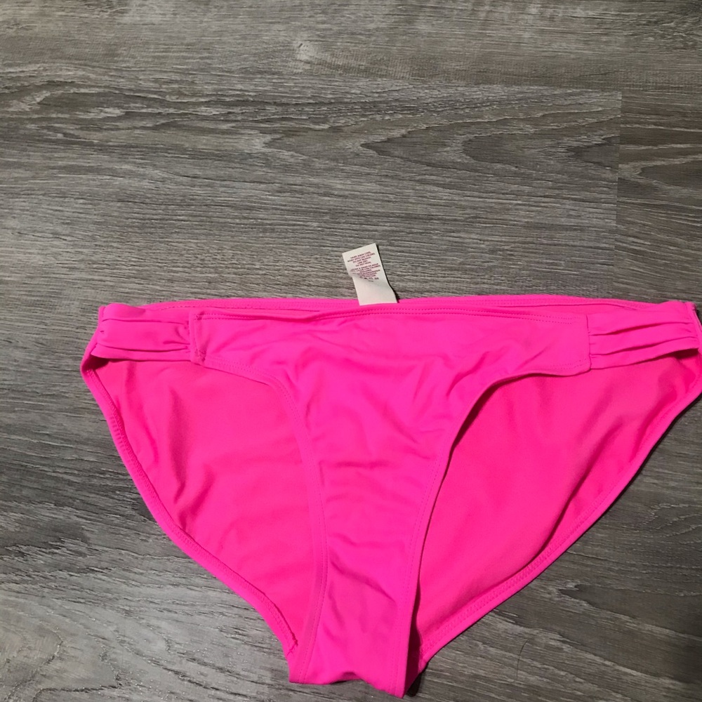 Pink bikini - Picture 3 of 4
